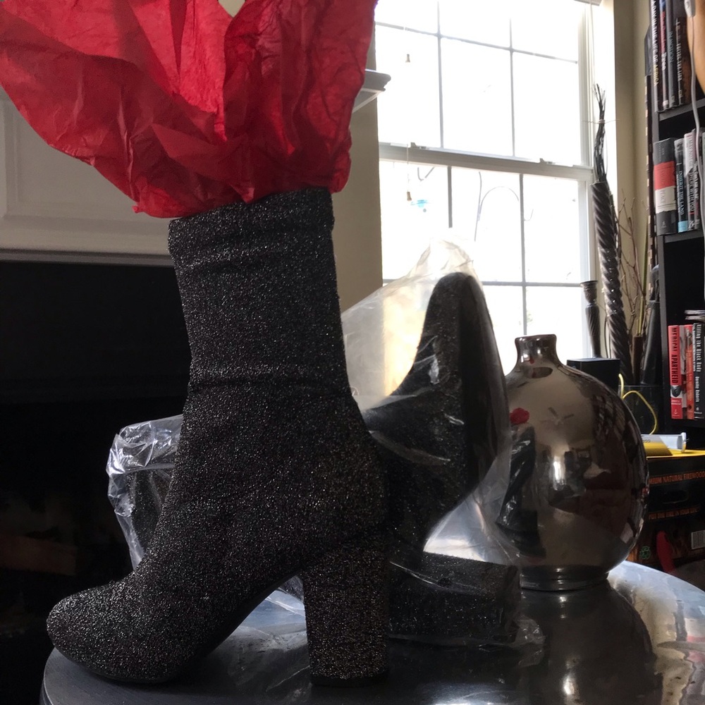 Fun Pewter Booties - Picture 3 of 8
